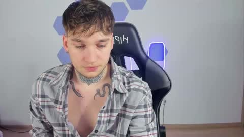 Snapshot of chris_tyson chatting on December 25, 2:14 am Chris Tyson online show from December 25, 2:14 am