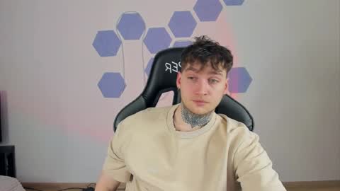 Snapshot of chris_tyson chatting on December 29, 3:11 am Chris Tyson online show from December 29, 3:11 am