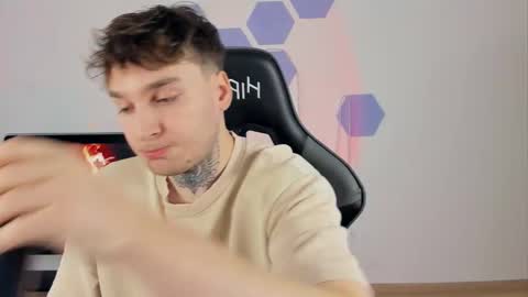 Snapshot of chris_tyson chatting on December 29, 8:55 am Chris Tyson online show from December 29, 8:55 am