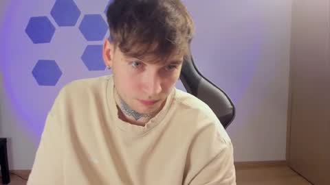 Snapshot of chris_tyson chatting on January 18, 8:09 pm Chris Tyson online show from January 18, 8:09 pm