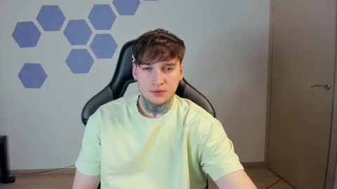 Snapshot of chris_tyson chatting on February 1, 3:41 am Chris Tyson online show from February 1, 3:41 am