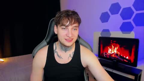 Snapshot of chris_tyson chatting on February 8, 9:15 pm Chris Tyson online show from February 8, 9:15 pm