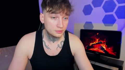 Snapshot of chris_tyson chatting on February 15, 2:26 am Chris Tyson online show from February 15, 2:26 am