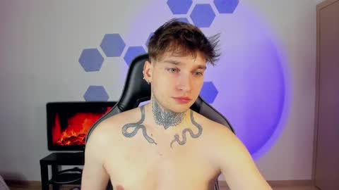 Snapshot of chris_tyson chatting on February 25, 11:00 pm Chris Tyson online show from February 25, 11:00 pm