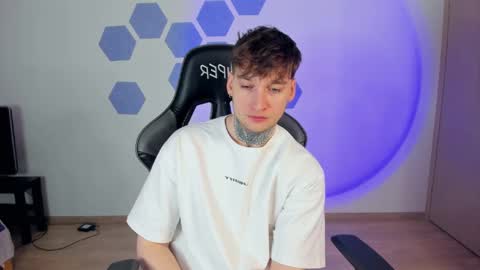 Snapshot of chris_tyson chatting on February 26, 12:58 pm Chris Tyson online show from February 26, 12:58 pm