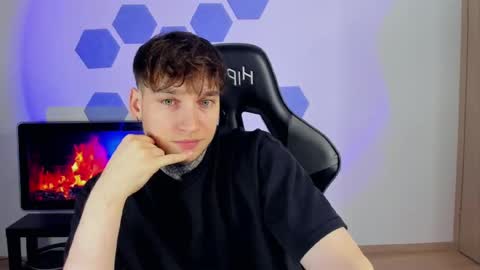 Snapshot of chris_tyson chatting on February 28, 10:50 pm Chris Tyson online show from February 28, 10:50 pm