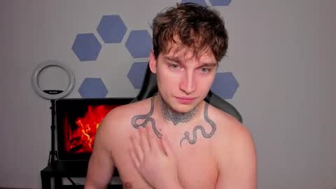 Snapshot of chris_tyson chatting on October 22, 9:36 pm Chris Tyson online show from October 22, 9:36 pm