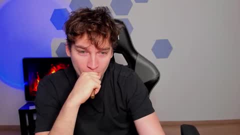 Snapshot of chris_tyson chatting on November 13, 10:25 am Chris Tyson online show from November 13, 10:25 am