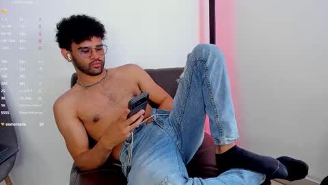 Im Chirs IM MODEL INDEPENDT online show from January 13, 6:13 pm