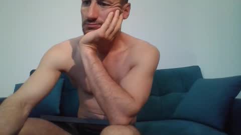 Snapshot of chrisaron chatting on April 21, 4:19 am chrisaron online show from April 21, 4:19 am