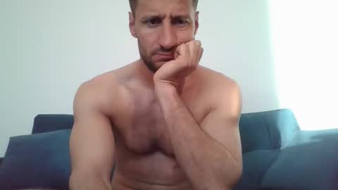 Snapshot of chrisaron chatting on April 23, 4:24 am chrisaron online show from April 23, 4:24 am
