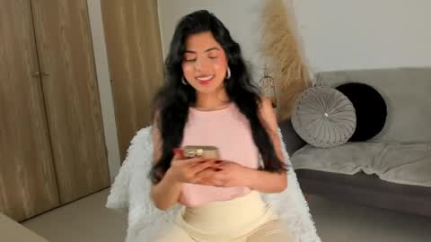 Chrishell online show from April 19, 4:45 am