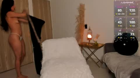 Snapshot of chrishell_ chatting on June 4, 8:04 pm Chrishell online show from June 4, 8:04 pm
