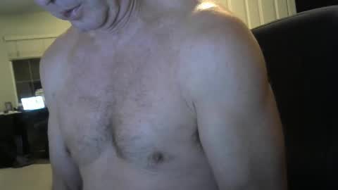 Snapshot of chrismas1 chatting on February 20, 4:39 am chrismas1 online show from February 20, 4:39 am