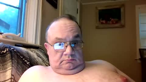 Snapshot of chrismini312 chatting on July 18, 12:04 am Chris The Jerk Off King online show from July 18, 12:04 am