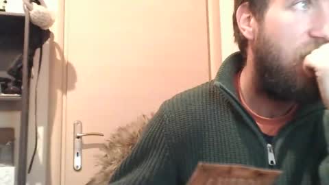 Snapshot of chrismipa1996 chatting on January 27, 4:01 pm Chris online show from January 27, 4:01 pm