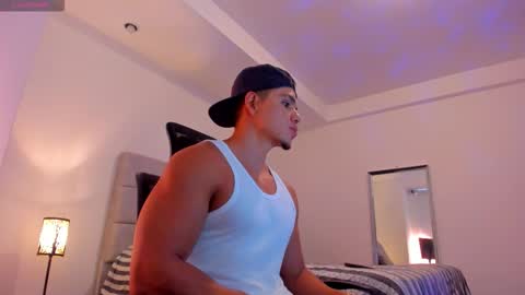 chrismorgan24 online show from March 21, 9:29 pm