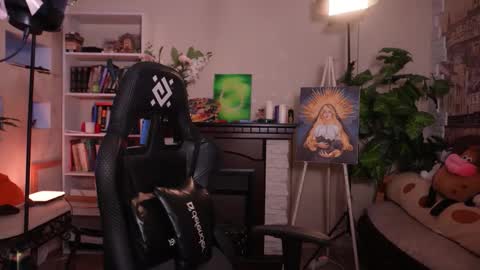 Snapshot of chriss_foxx chatting on April 22, 4:19 pm chriss_foxx online show from April 22, 4:19 pm