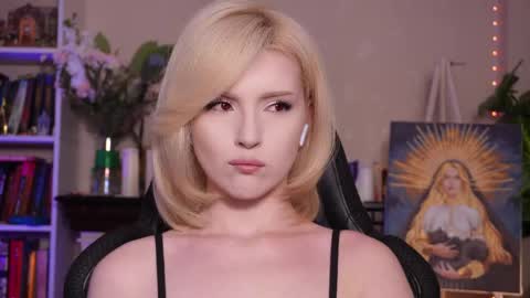 Snapshot of chriss_foxx chatting on May 2, 3:50 pm chriss_foxx online show from May 2, 3:50 pm