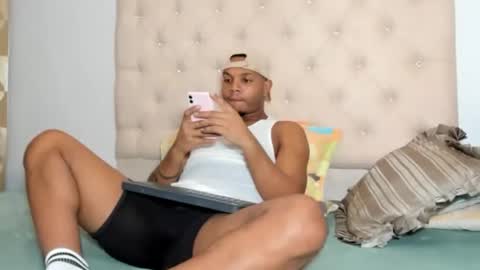Snapshot of chriss_vall chatting on May 10, 7:02 am Chriss Vall online show from May 10, 7:02 am