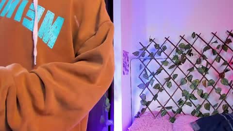 Christian Wang online show from April 5, 9:01 pm