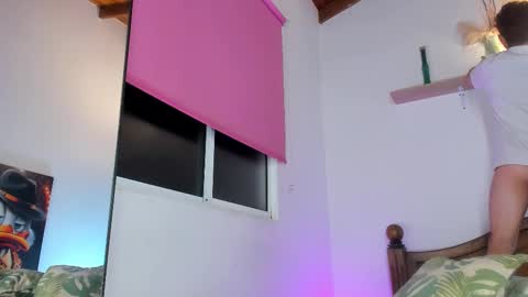 Snapshot of chrisstianford chatting on October 17, 7:44 am Hi dont forguet to follow me    online show from October 17, 7:44 am