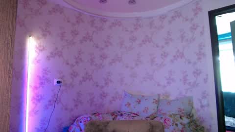Snapshot of chrissy_joyful chatting on June 10, 5:07 am chrissy_joyful online show from June 10, 5:07 am