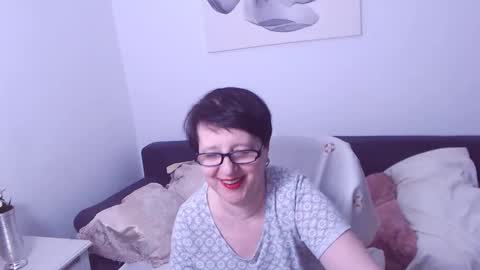 Snapshot of christarose chatting on June 4, 8:15 pm Christa online show from June 4, 8:15 pm