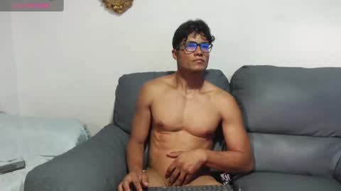 Snapshot of christian_musclet4 chatting on October 3, 7:55 pm ---Chistian--- online show from October 3, 7:55 pm