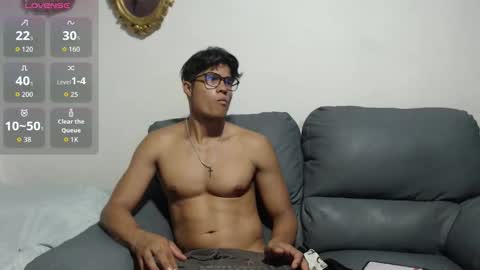 Snapshot of christian_musclet4 chatting on October 4, 11:03 pm ---Chistian--- online show from October 4, 11:03 pm
