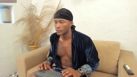 Snapshot of christianlewis_ chatting on February 21, 1:33 pm Christian Lewis online show from February 21, 1:33 pm