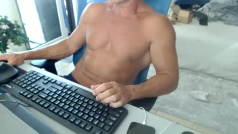 Snapshot of christiano1977 chatting on June 19, 4:33 pm Michael USA online show from June 19, 4:33 pm