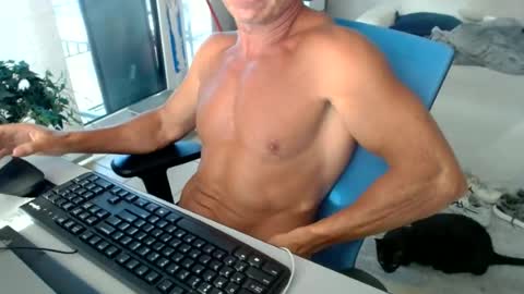 Snapshot of christiano1977 chatting on June 23, 11:41 am Michael USA online show from June 23, 11:41 am