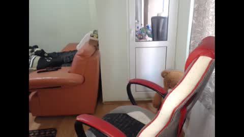 ChristiantBoy online show from April 14, 7:03 am