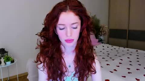 Snapshot of christinaconteeree chatting on May 10, 4:17 am christinaconteeree online show from May 10, 4:17 am
