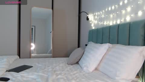 chris online show from February 15, 7:51 am