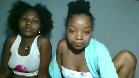 Snapshot of christine985 chatting on October 25, 11:29 am christine985 online show from October 25, 11:29 am