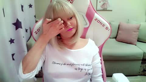 Christi online show from November 18, 6:40 am