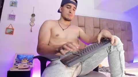 Snapshot of christopher_harris_ chatting on May 27, 1:57 am christopher online show from May 27, 1:57 am