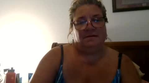 Snapshot of christopher_rain chatting on May 9, 12:05 am Christopher Rain online show from May 9, 12:05 am