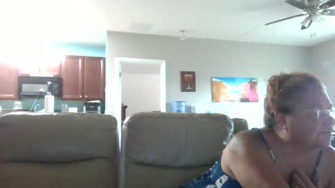 Snapshot of christopher_rain chatting on June 27, 7:19 pm Christopher Rain online show from June 27, 7:19 pm