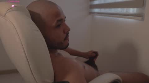 Snapshot of christopherdav chatting on January 16, 10:44 pm Chris online show from January 16, 10:44 pm