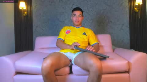 christopherivera online show from July 3, 6:47 pm