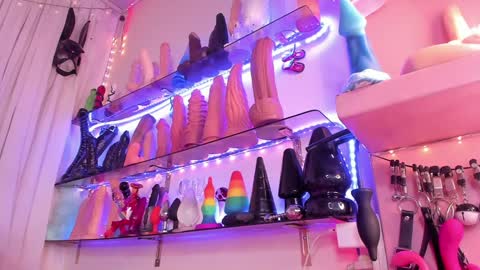 christy online show from January 6, 2:04 am