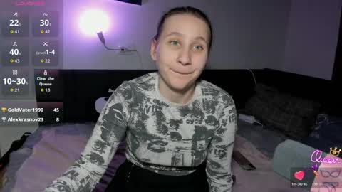 christyw3b online show from April 1, 4:59 pm