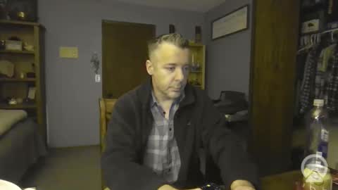 chrisw8121 online show from March 23, 2:59 am