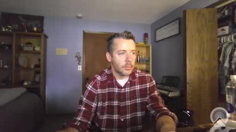 chrisw8121 online show from April 6, 1:56 pm