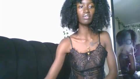 Snapshot of chroe22 chatting on February 23, 8:17 pm chroe22 online show from February 23, 8:17 pm