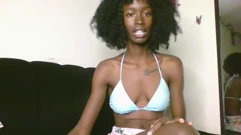 Snapshot of chroe22 chatting on March 3, 9:53 pm chroe22 online show from March 3, 9:53 pm