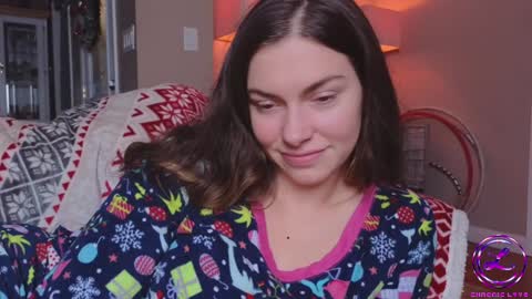 Snapshot of chroniclove chatting on December 15, 12:29 am Marley online show from December 15, 12:29 am